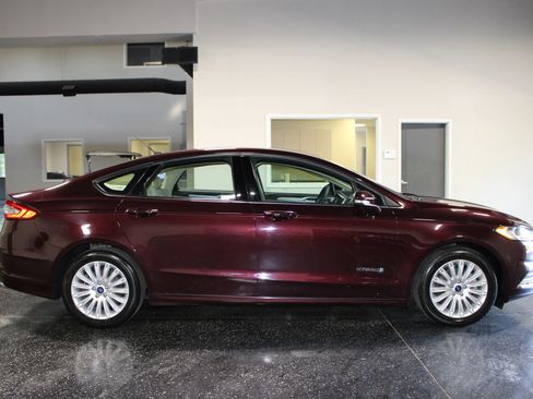Used 2013 Ford Fusion SE image 2