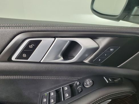 Used 2025 BMW X5 xDrive40i w/ Parking Assistance Package image 34