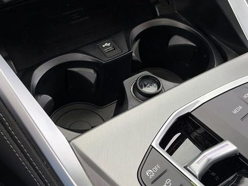 Used 2025 BMW M440i Coupe RWD image 31