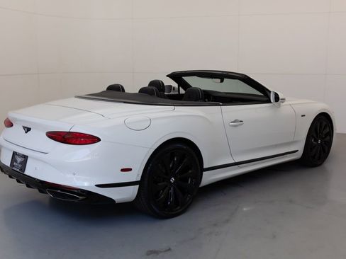 Used 2025 Bentley Continental GTC image 2