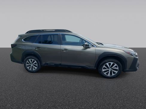 Used 2024 Subaru Outback Premium AWD/4WD image 10