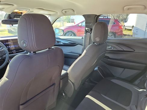 Used 2025 Chevrolet TrailBlazer LT image 28