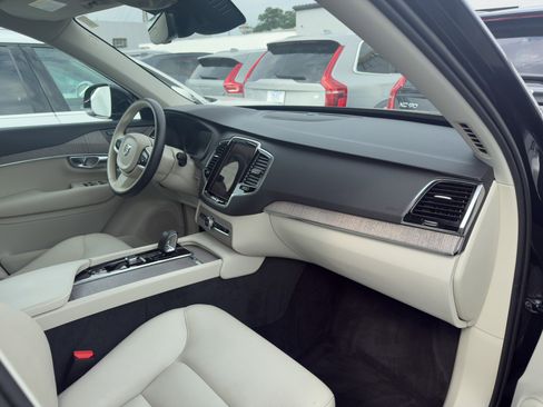 Certified 2023 Volvo XC90 T8 Plus image 22