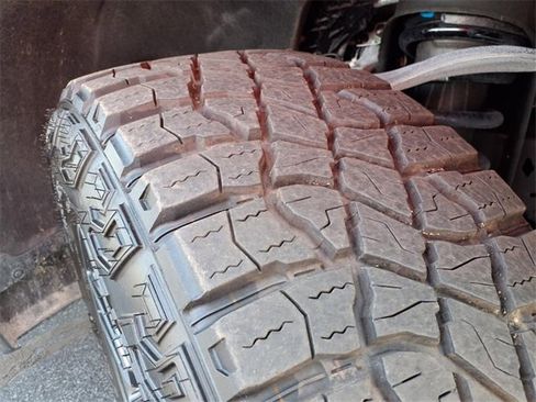 Used 2024 GMC Sierra 1500 AT4 w/ AT4 Premium Package image 43