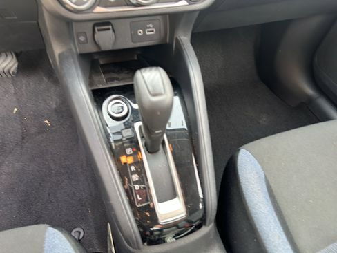 Used 2025 Nissan Versa SV FWD image 19