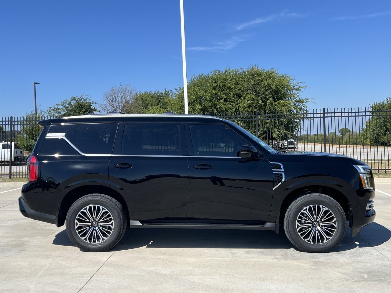New 2026 Nissan Armada SL AWD/4WD image 3