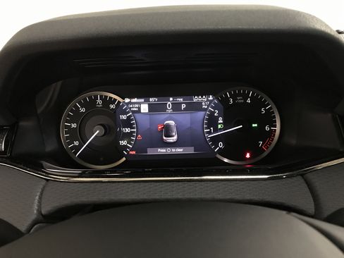 Used 2023 Land Rover Range Rover Evoque R-Dynamic S image 11