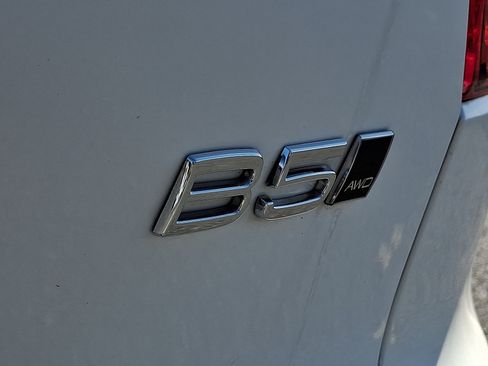 Used 2023 Volvo XC40 B5 Plus w/ Driver Assist Package image 33