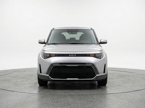 Used 2025 Kia Soul LX w/ LX Technology Package image 2