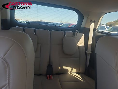 Used 2022 Ford Explorer XLT w/ Equipment Group 202A image 27