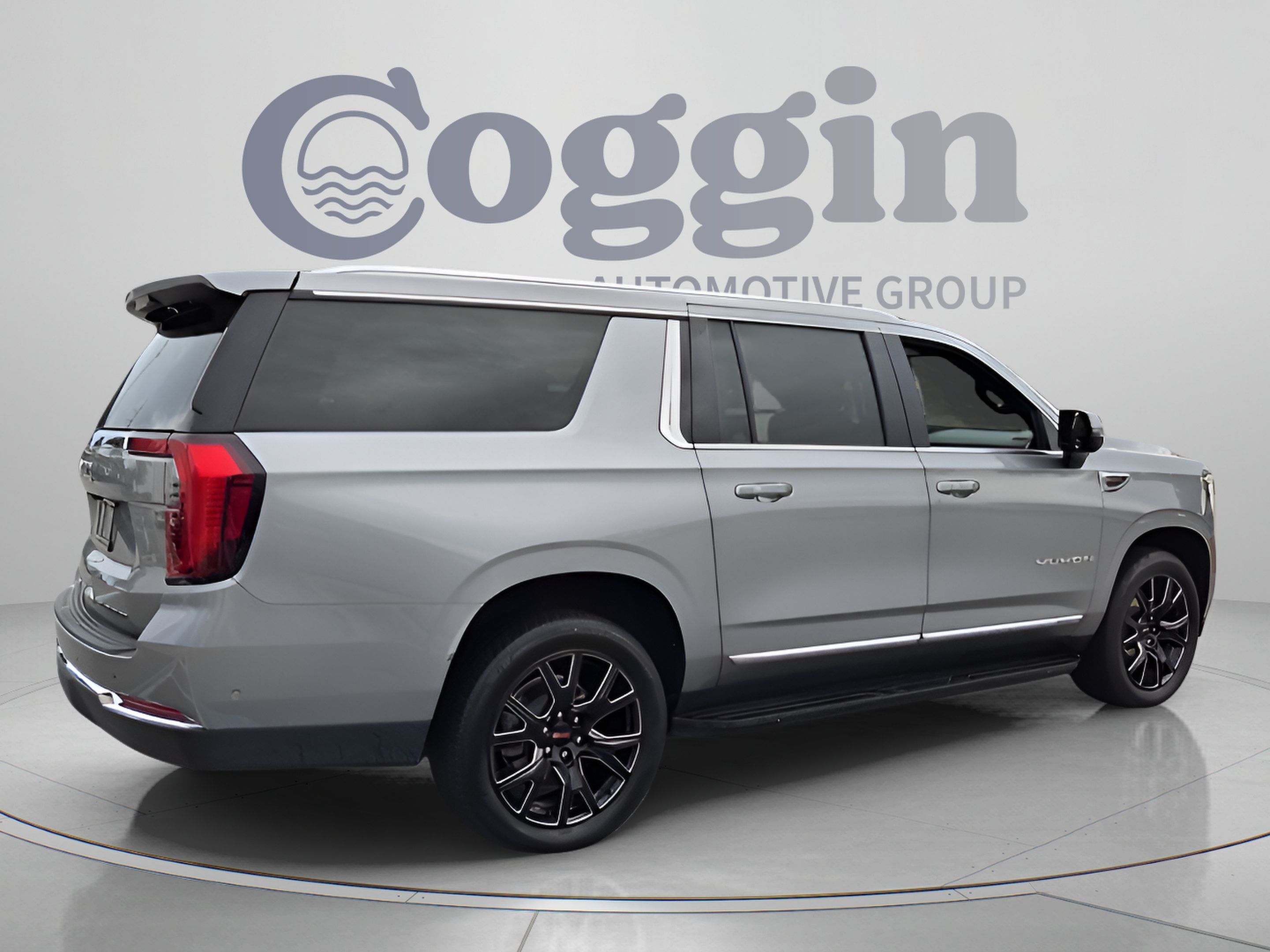 Used 2025 GMC Yukon XL Elevation AWD/4WD image 5