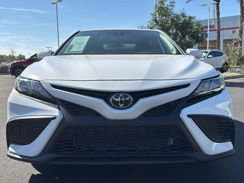 Used 2024 Toyota Camry SE image 2