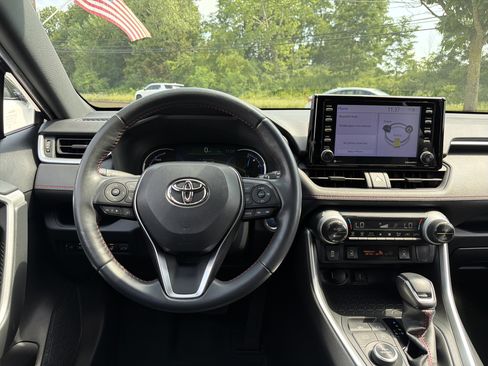 Used 2021 Toyota RAV4 SE w/ Weather & Moonroof Package AWD/4WD image 13