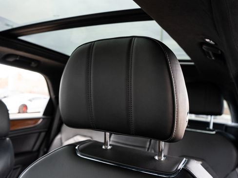 Certified 2023 Bentley Bentayga AWD/4WD image 28