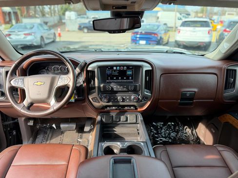 Used 2015 Chevrolet Silverado 1500 High Country w/ High Country Premium Package image 14