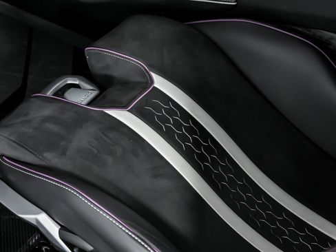 Used 2023 Lamborghini Huracan Tecnica RWD image 30