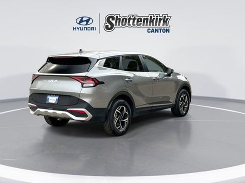 Used 2023 Kia Sportage LX image 8