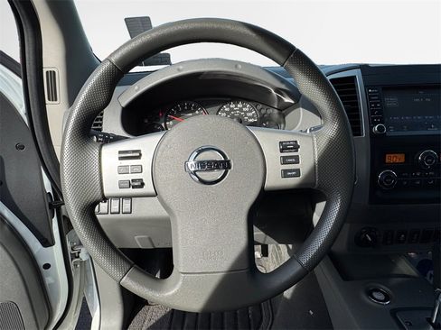 Used 2021 Nissan Frontier SV image 14