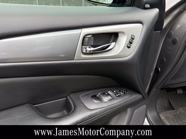 Used 2017 Nissan Pathfinder SL w/ SL Premium Package AWD/4WD image 15
