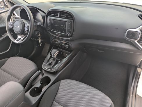 Certified 2025 Kia Soul LX image 10