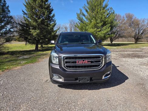 Used 2016 GMC Yukon XL SLT w/ Open Road Package AWD/4WD image 3