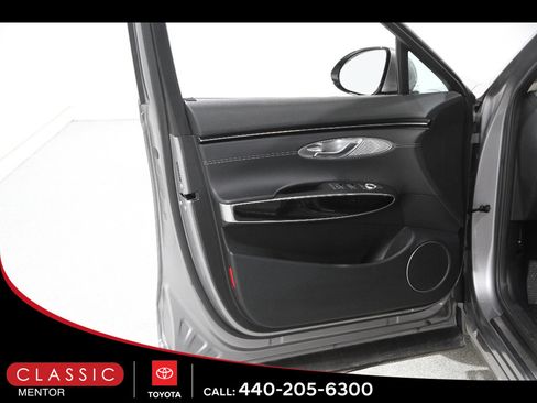 Used 2025 Genesis GV70 2.5T AWD/4WD image 4