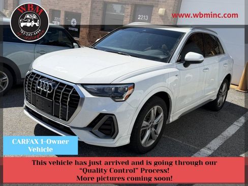 Used 2021 Audi Q3 2.0T Premium w/ Convenience Package AWD/4WD image 1