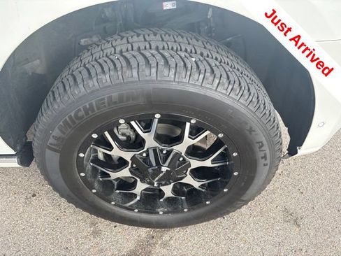 Used 2024 Ford Expedition Max Platinum AWD/4WD image 14
