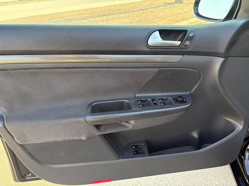 Used 2006 Volkswagen Rabbit 4-Door image 18