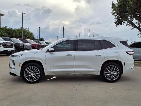 Used 2025 Buick Enclave Avenir w/ Super Cruise Package FWD image 27