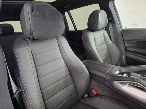 Certified 2025 Mercedes-Benz GLS 580 4MATIC image 33