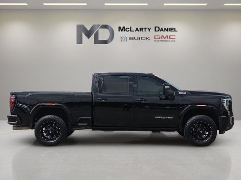 Used 2025 GMC Sierra 2500 AT4 w/ AT4 Premium Plus Package AWD/4WD image 15
