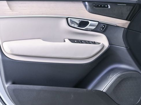 Certified 2026 Volvo XC90 B6 Plus w/ Protection Package Premier AWD/4WD image 8