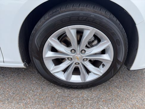 Used 2025 Chevrolet Malibu LT FWD image 26