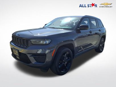 Used 2023 Jeep Grand Cherokee Altitude