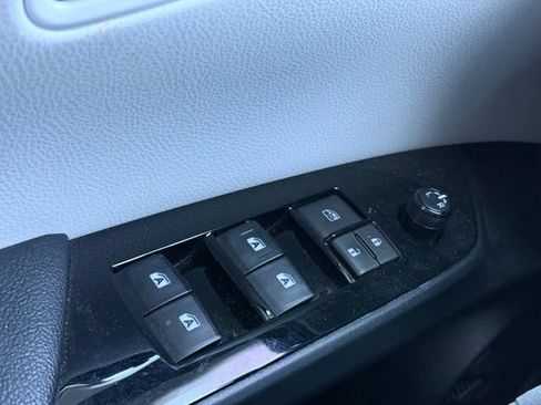 Used 2018 Toyota Prius Two w/ Prius Two Safety Plus Package FWD image 21