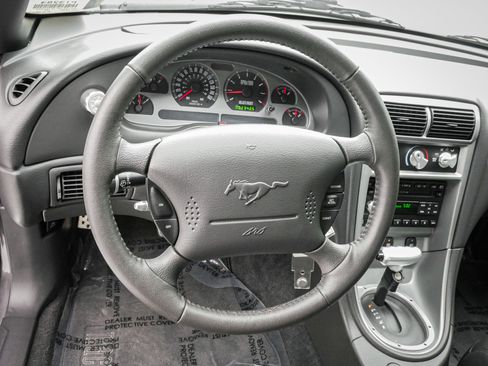 Used 2003 Ford Mustang Mach 1 RWD image 18