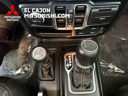 Used 2023 Jeep Wrangler Unlimited Sahara AWD/4WD image 17
