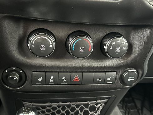 Used 2017 Jeep Wrangler Unlimited Sahara w/ Connectivity Group image 17