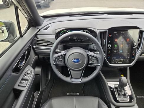Used 2025 Subaru Forester Limited AWD/4WD image 2