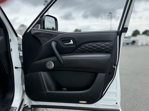 Used 2024 INFINITI QX80 Sensory w/ All-Season Package AWD/4WD image 29