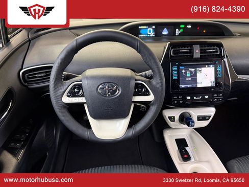 Used 2016 Toyota Prius Three image 21