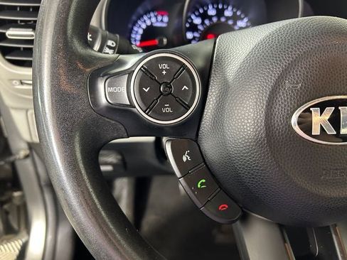 Used 2014 Kia Soul FWD image 16