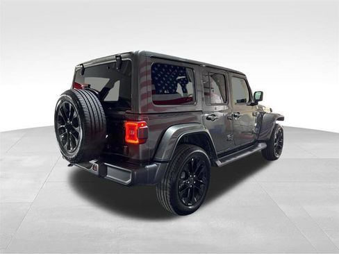 Used 2025 Jeep Wrangler Unlimited Sahara image 5