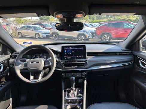 Used 2025 Jeep Compass Trailhawk w/ Trailer Tow Group image 32