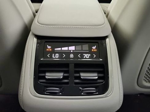 Used 2026 Volvo XC90 T8 Ultra w/ Protection Package Premier AWD/4WD image 34