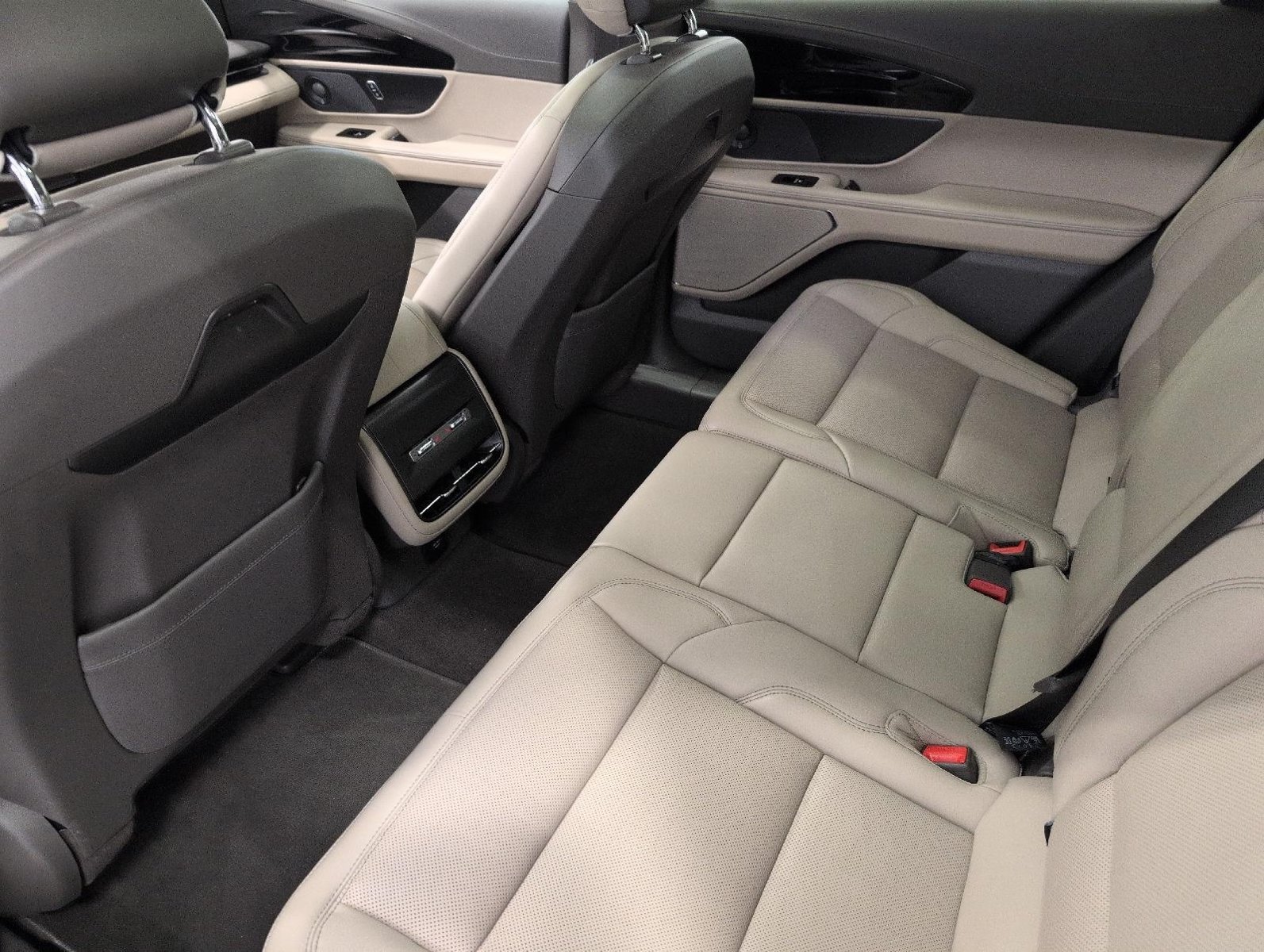 Used 2025 Lincoln Nautilus Premier w/ Equipment Group 102A AWD/4WD image 21