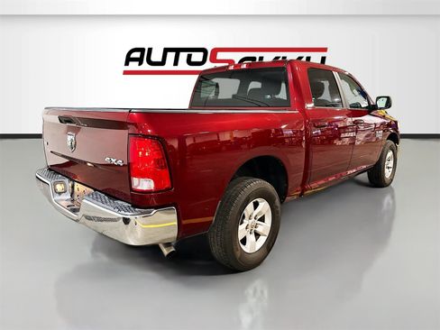 Used 2021 RAM 1500 Classic SLT image 7