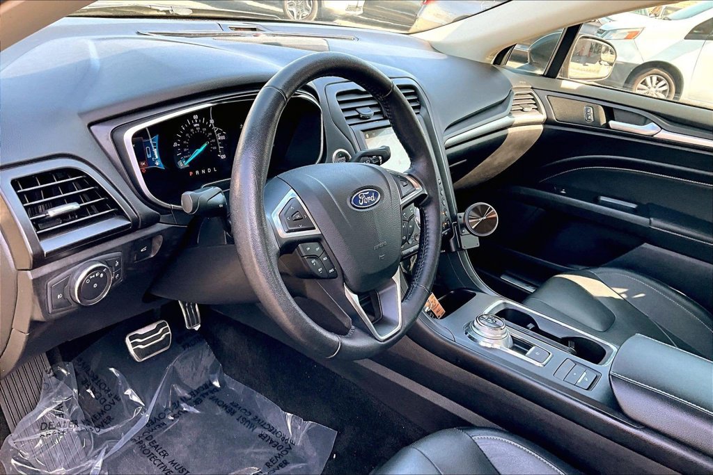 Used 2018 Ford Fusion Energi Titanium FWD image 9