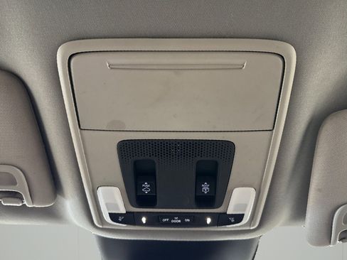 Used 2023 Honda Pilot Touring image 17